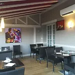 Hotel Contact Du Relais 2*
