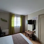 Contact Du Relais Hotel