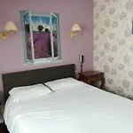 Hotel Contact Du Relais 2*