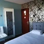 Contact Du Relais Hotel 2*