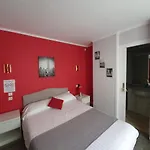 Hotel Contact Du Relais 2*