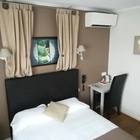 Contact Du Relais 2* תוארס