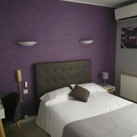 Contact Du Relais מלון