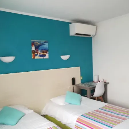 Contact Du Relais תוארס