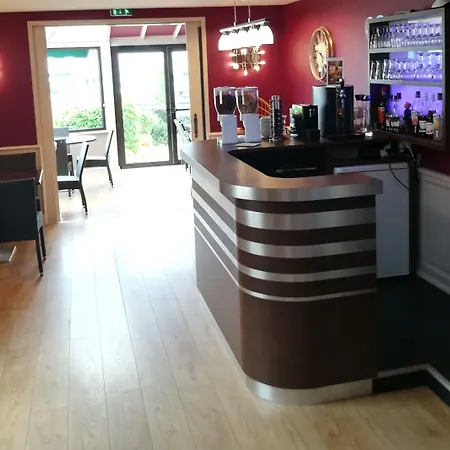 Contact Du Relais 2* תוארס