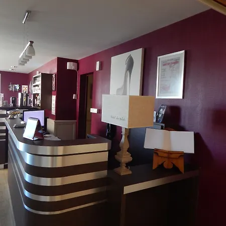 Contact Du Relais Hotel 2*