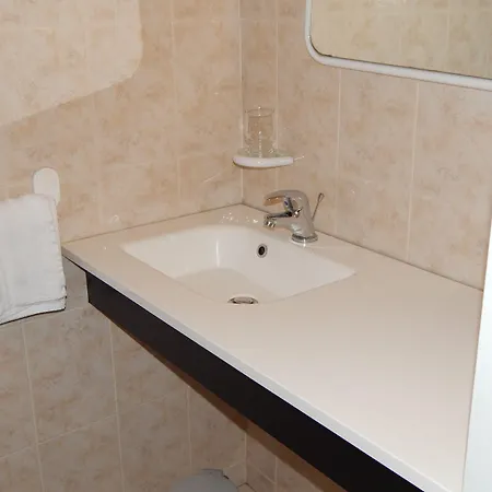 מלון Contact Du Relais תוארס