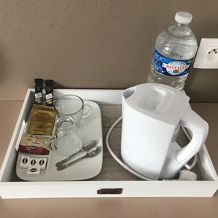 Contact Du Relais מלון 2*