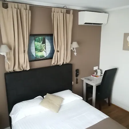 Contact Du Relais Hotel