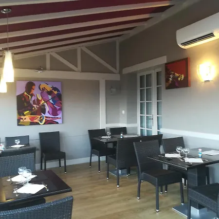 Contact Du Relais Hotel 2*