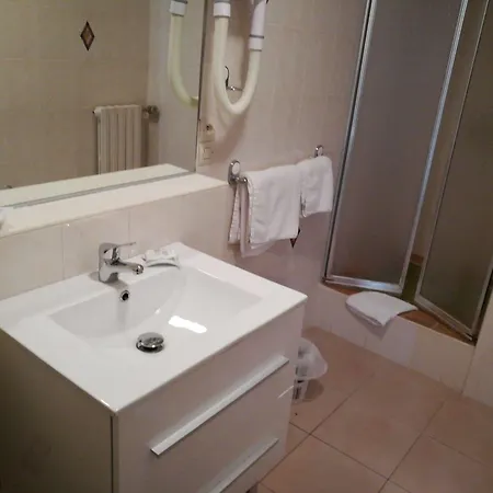 Hotel Contact Du Relais Thouars