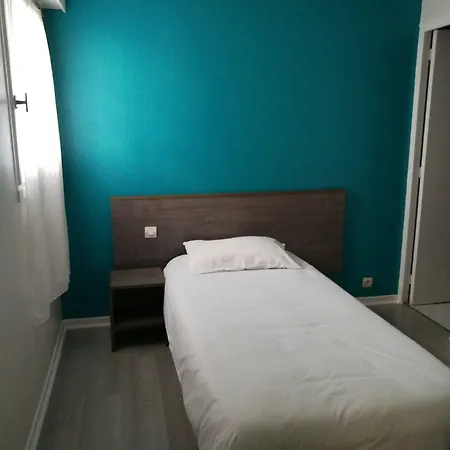 Contact Du Relais 2* תוארס