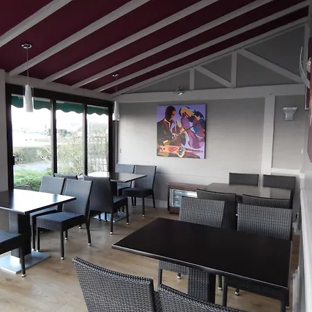 מלון Contact Du Relais