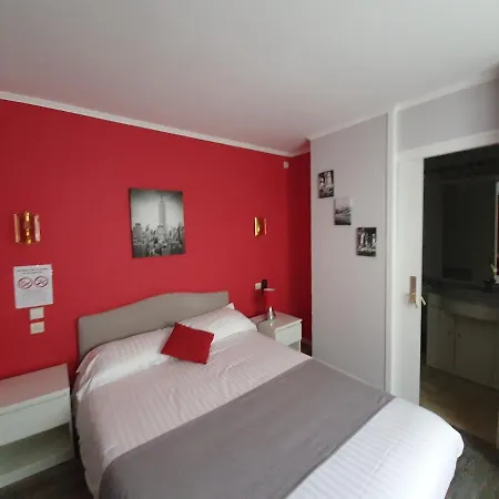 מלון Contact Du Relais 2*