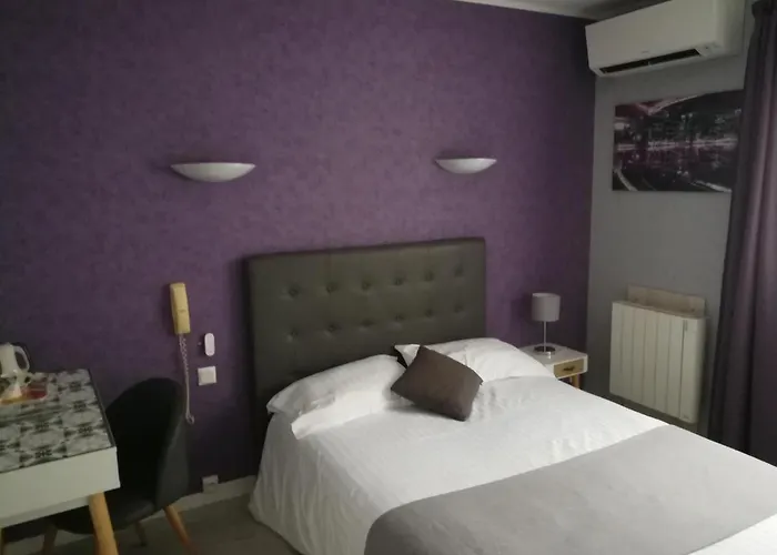 Contact Du Relais Hotel