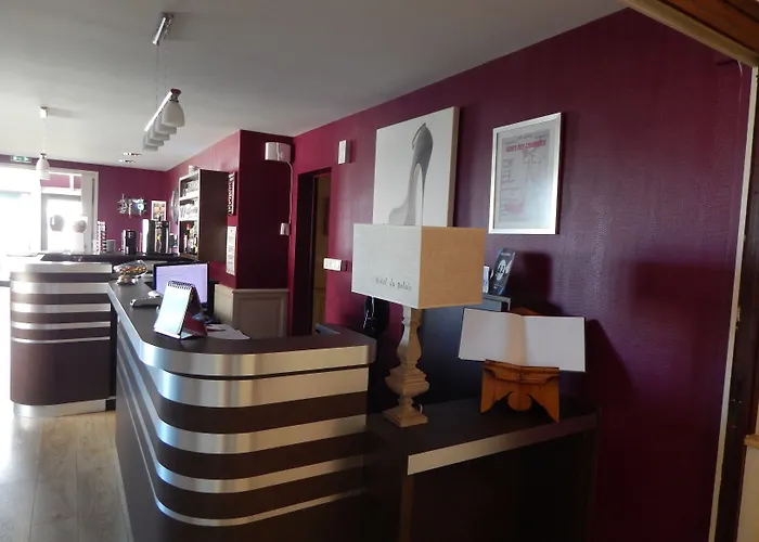 Contact Du Relais Hotel 2*