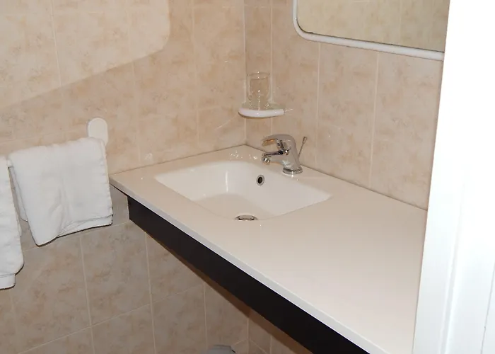 Hotel Contact Du Relais Thouars