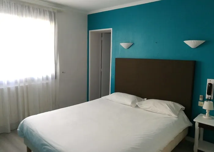 Contact Du Relais Hotel