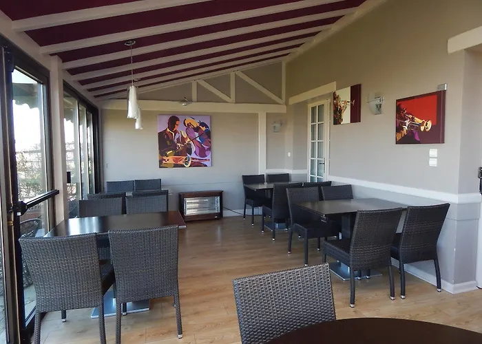 Hotel Contact Du Relais Thouars